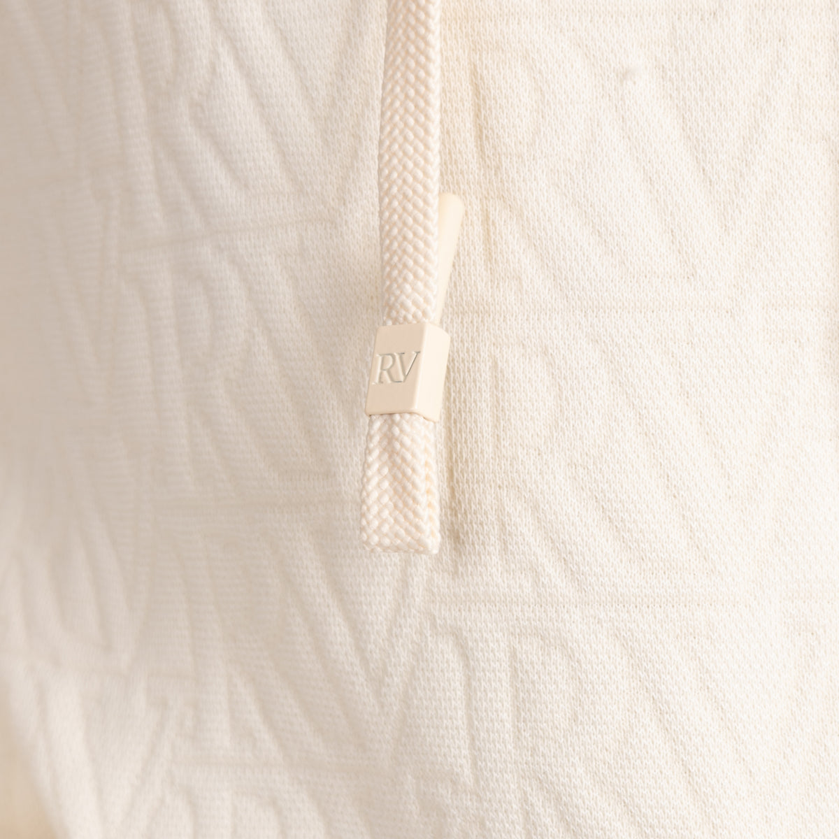 Lightweight Knit Hoodie - Everyday detail