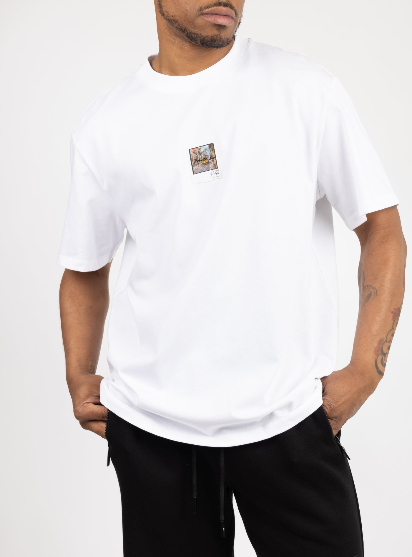 Oversized Tee - Roberto's Frames