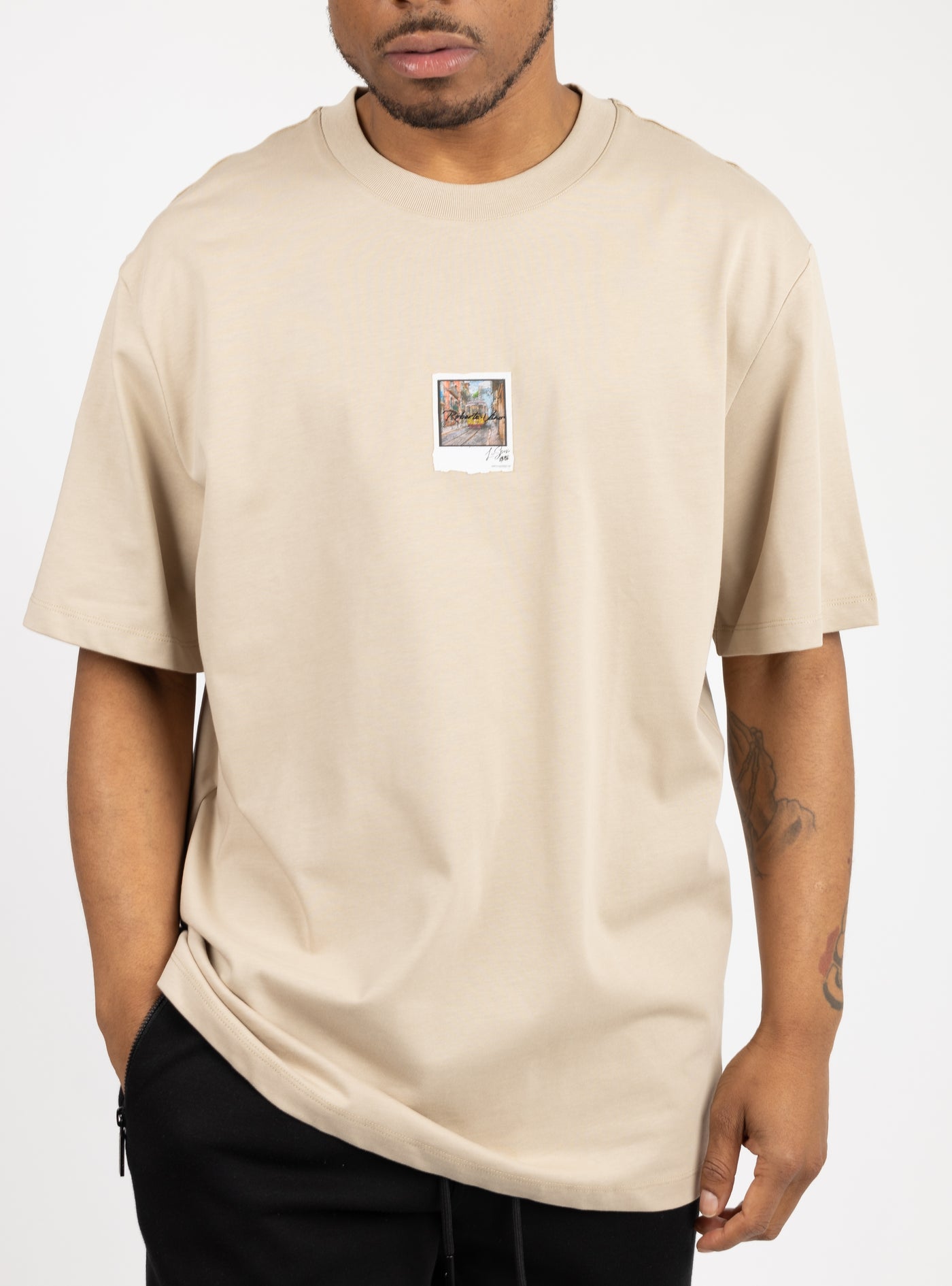 Oversized Tee - Roberto's Frames